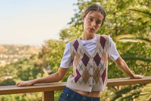 Load image into Gallery viewer, argyle vest - light khaki
