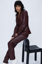 Load image into Gallery viewer, Faux Leather suit blazer - Brown

