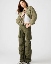 Load image into Gallery viewer, Puffer Jacket - Olive
