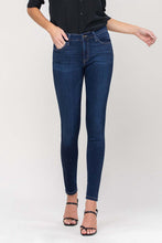 Load image into Gallery viewer, Mid Rise skinny - Dream
