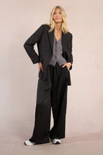Load image into Gallery viewer, Checkered Blazer - Black
