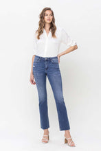 Load image into Gallery viewer, Hi Rise raw hem - Prude
