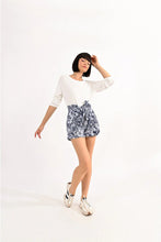 Load image into Gallery viewer, Hi waist print shorts - Navy
