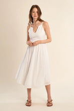Load image into Gallery viewer, Midi Enbroidered Dress - Offwhite

