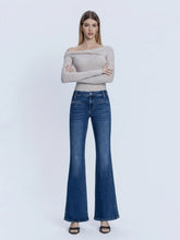 Load image into Gallery viewer, Mid Rise flare with Pocket - Everlast
