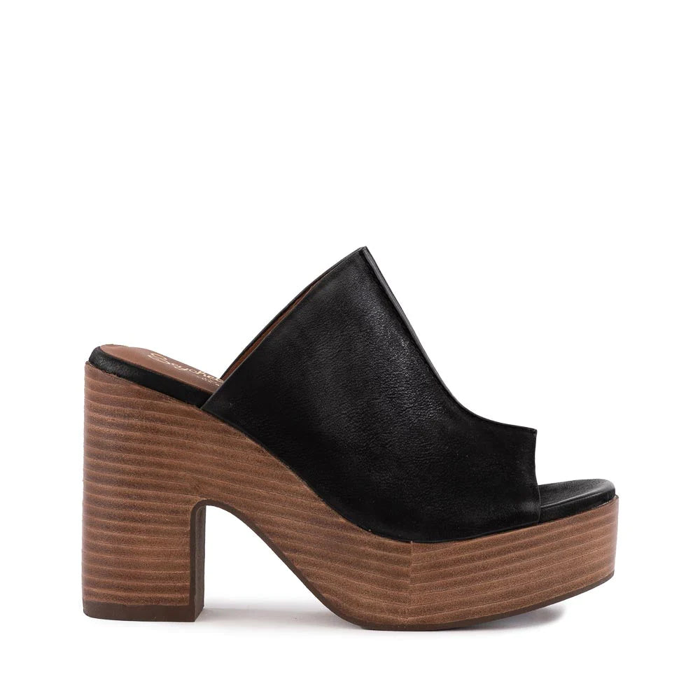 Leather Wedge - Black