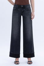 Load image into Gallery viewer, Low Rise baggy Jeans - Black

