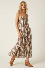 Load image into Gallery viewer, Printed Flowy Maxi dress - Brown / Cream
