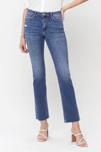 Load image into Gallery viewer, Hi Rise raw hem - Prude
