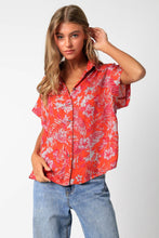 Load image into Gallery viewer, Satin floral top - Orange red
