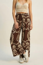 Load image into Gallery viewer, Floral Palazzo pants - Brown

