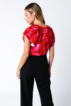 Load image into Gallery viewer, Pleated Top - Fuchsia
