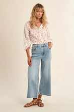 Load image into Gallery viewer, Floral Blouse - Offwhite
