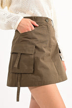 Load image into Gallery viewer, Cargo mini skirt - Khaki
