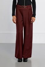 Load image into Gallery viewer, Pleated trousers - Red
