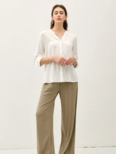 Load image into Gallery viewer, V neck Buttonup top - Offwhite
