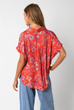 Load image into Gallery viewer, Satin floral top - Orange red
