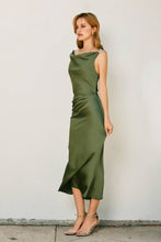 Load image into Gallery viewer, Satin off shoulder dress - Green tea
