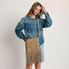 Load image into Gallery viewer, Courtney Fringe metal bag - Sand
