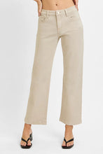 Load image into Gallery viewer, Mid Rise ankle Straight - Almond
