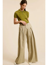 Load image into Gallery viewer, Buttoned polo Top - Olive
