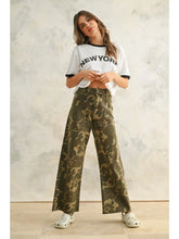 Load image into Gallery viewer, camo print pants - Camo
