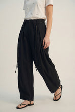 Load image into Gallery viewer, Barrel Fit Pants - Black
