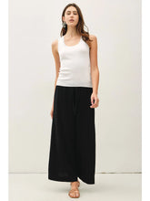 Load image into Gallery viewer, Scoop neck sweater tank - White
