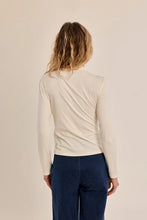 Load image into Gallery viewer, Thin undershirt - Offwhite
