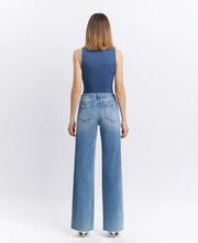 Load image into Gallery viewer, Raw mid rise Jeans - vouch
