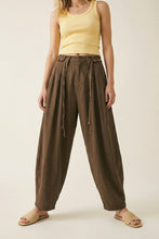 Load image into Gallery viewer, Wide leg drawstring pants - Brown
