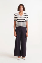 Load image into Gallery viewer, Button Straight pants - Black
