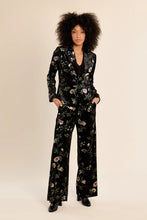 Load image into Gallery viewer, floral velvet blazer - Black
