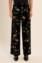 Load image into Gallery viewer, Floral velvet pants - black
