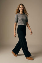 Load image into Gallery viewer, Hi waist wideleg pants - Navy
