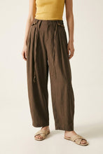Load image into Gallery viewer, Wide leg drawstring pants - Brown
