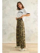 Load image into Gallery viewer, camo print pants - Camo

