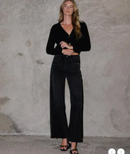 Load image into Gallery viewer, Hi Rise silverdome Jeans - Black

