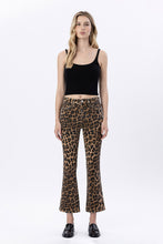 Load image into Gallery viewer, Hi Rise kick flare - Leopard
