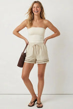 Load image into Gallery viewer, Contast linen shorts - Linen

