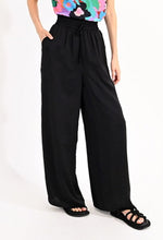 Load image into Gallery viewer, silk Jogger - Black
