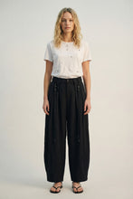 Load image into Gallery viewer, Barrel Fit Pants - Black
