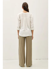 Load image into Gallery viewer, V neck Buttonup top - Offwhite
