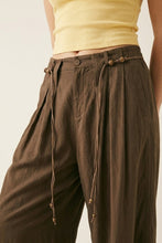 Load image into Gallery viewer, Wide leg drawstring pants - Brown
