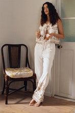 Load image into Gallery viewer, Embroidery wide trousers - White
