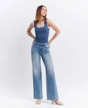 Load image into Gallery viewer, Raw mid rise Jeans - vouch
