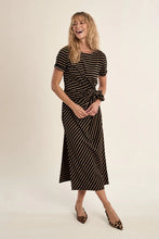 Load image into Gallery viewer, Maxi dress with Bow - Blk/Beige
