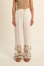 Load image into Gallery viewer, Embroidery wide trousers - White
