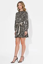 Load image into Gallery viewer, Pleated mini dress - Black/cream
