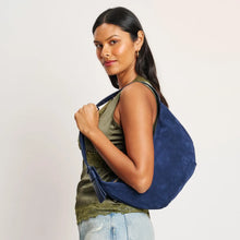 Load image into Gallery viewer, Elodie Shoulder Bag - Midnight
